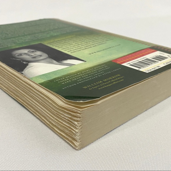 Secret Daughter Softcover book by Shilpi Somaya Gowda - Picture 3 of 4